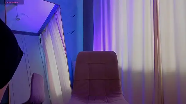 kitsun ne online show from April 14, 2026, 6:07 am