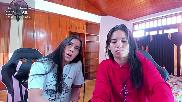 Sofy and Mia online show from December 22, 2025, 12:49 pm