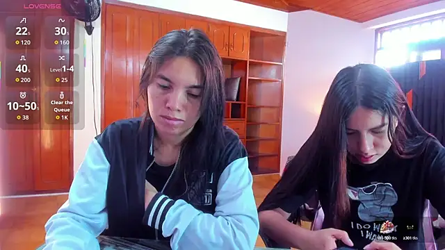 Sofy and Mia online show from January 9, 2026, 12:56 pm