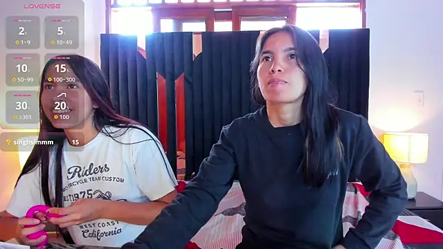 Sofy and Mia online show from November 5, 2025, 12:30 pm