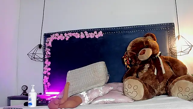 Snapshot of Emma_Saylor chatting on January 31, 2026, 10:08 pm Emma Saylor online show from January 31, 2026, 10:08 pm