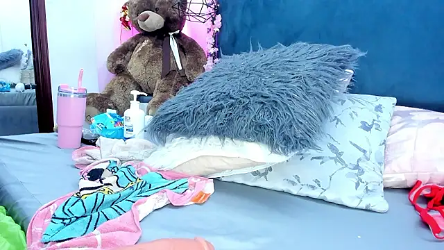 Snapshot of Emma_Saylor chatting on February 15, 2026, 7:51 am Emma Saylor online show from February 15, 2026, 7:51 am