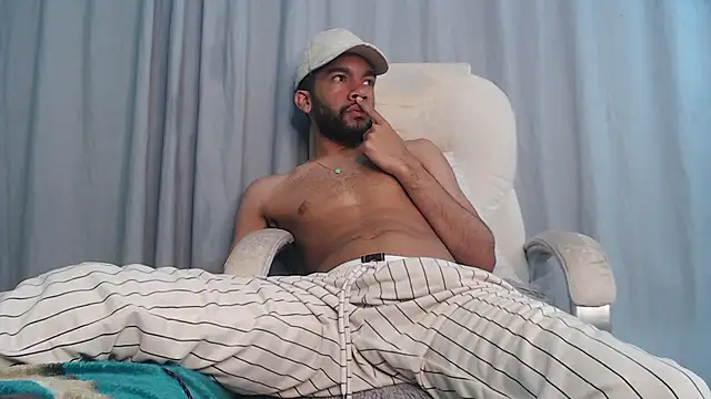 andresnoir  online show from October 16, 2025, 2:58 pm