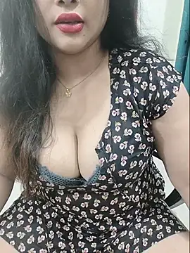 Snapshot of Beauty_Queen_Soniya chatting on July 18, 2026, 6:44 am Beauty Queen Soniya online show from July 18, 2026, 6:44 am