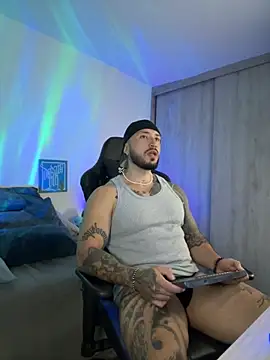 Dave-Max01 online show from November 22, 2025, 2:32 am