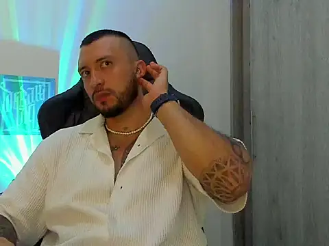 Dave-Max01 online show from October 31, 2025, 12:29 am