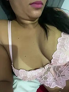 Brunamorenago online show from May 17, 2026, 12:54 am