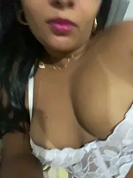 Brunamorenago online show from March 3, 2026, 8:05 pm