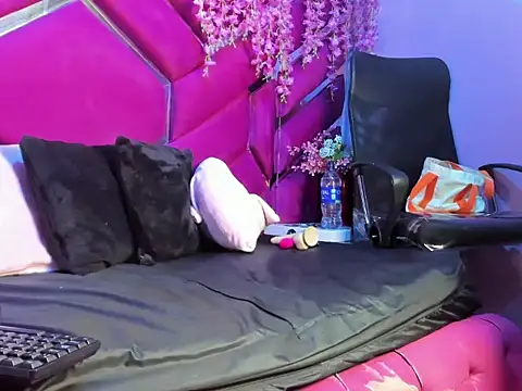 Gisell Squirt  online show from November 10, 2025, 7:52 pm