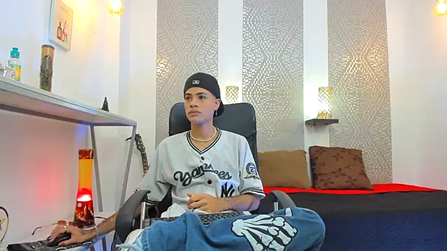 JacobBlackwell  online show from October 13, 2025, 8:10 pm