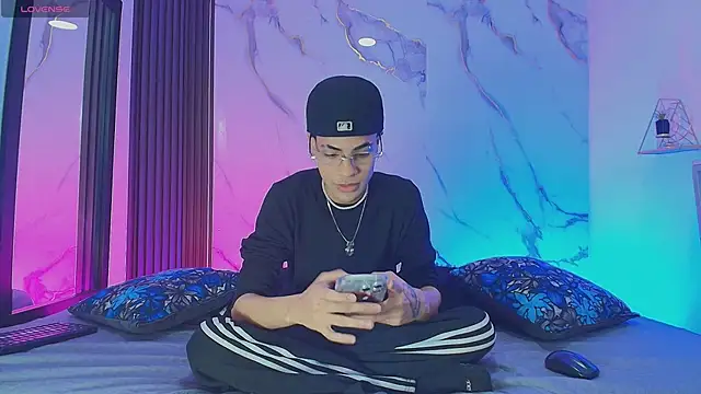 JacobBlackwell  online show from February 6, 2026, 3:13 am