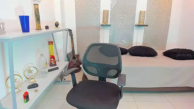 JacobBlackwell  online show from November 14, 2025, 12:03 am