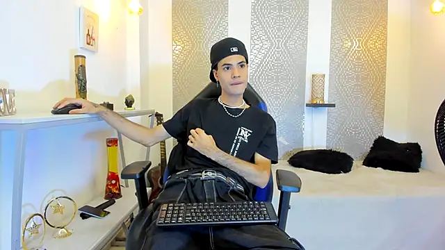 JacobBlackwell  online show from November 15, 2025, 7:29 pm