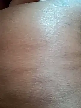 Bigasshott  online show from October 26, 2025, 6:52 pm