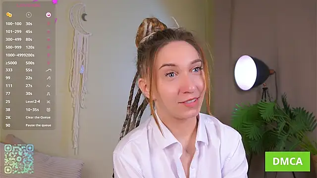 JohnetteConstine online show from October 16, 2025, 5:05 am