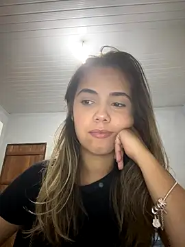 estrela aguiar online show from October 8, 2025, 11:49 pm