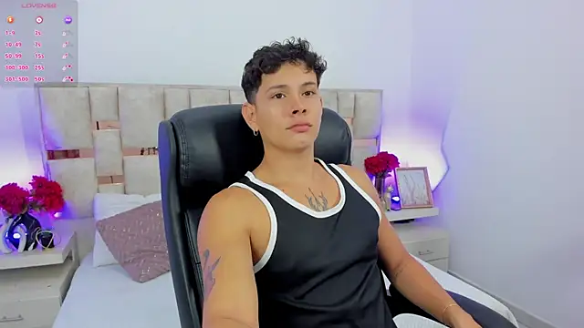 Snapshot of Daniel_Suarez18 chatting on October 10, 2025, 1:50 am Daniel Suarez18 online show from October 10, 2025, 1:50 am