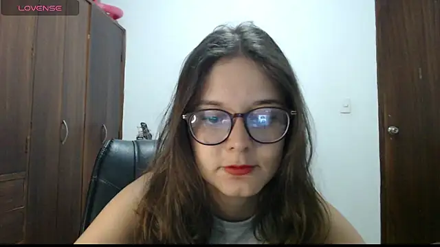 CarlaLorez online show from April 23, 2026, 1:01 am