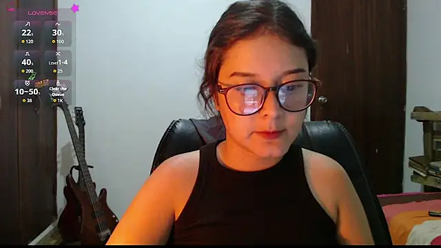 CarlaLorez online show from April 8, 2026, 2:02 am