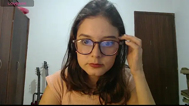 CarlaLorez online show from April 2, 2026, 2:08 am