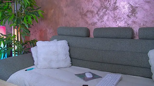 xo Rebeca online show from October 13, 2025, 6:26 am