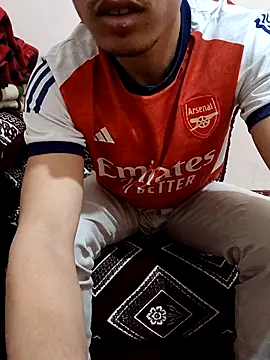 latarak321 online show from April 11, 2026, 6:00 pm