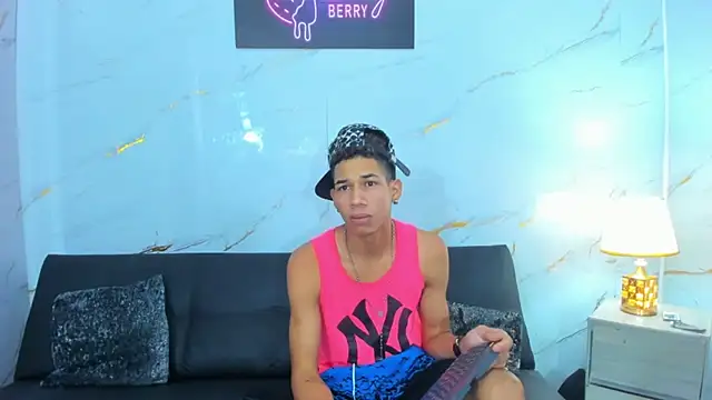 Little nicoll online show from February 20, 2026, 11:28 pm