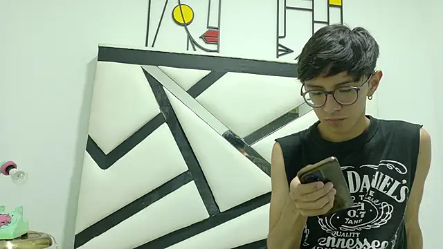 TWINK JOSS online show from October 10, 2025, 7:04 pm