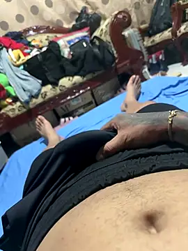 Santiago hot19 online show from October 29, 2025, 4:33 am