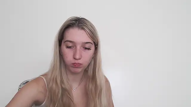 Snapshot of Lucyreeel_ chatting on October 14, 2025, 11:11 am Lucyreeel  online show from October 14, 2025, 11:11 am