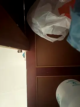 Snapshot of Bombomziin chatting on October 8, 2025, 6:19 pm Bombomziin online show from October 8, 2025, 6:19 pm