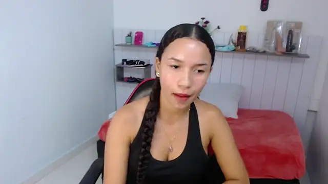 Hillary Bel online show from October 8, 2025, 8:53 pm