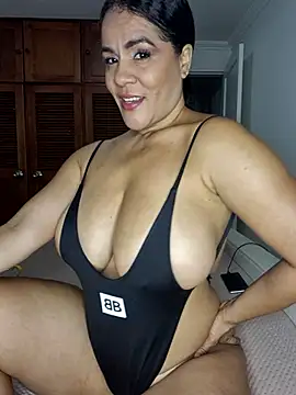 karla-bruni online show from February 18, 2026, 10:12 am