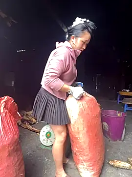 miemie-xx online show from November 15, 2025, 1:42 am