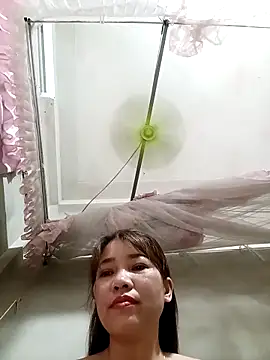 ladzy sexy online show from April 14, 2026, 4:01 pm