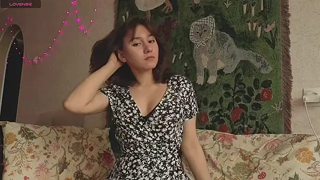 MiaLovelyOne online show from April 23, 2026, 9:49 am