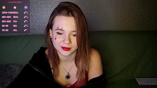 QuiveredFrown online show from October 31, 2025, 12:13 pm