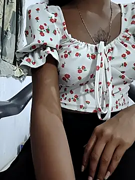 sexy Lili 01 online show from October 8, 2025, 4:19 pm
