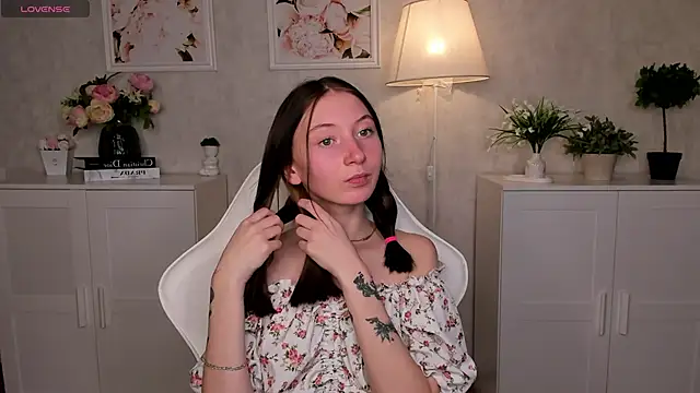 try love  online show from October 10, 2025, 9:43 am