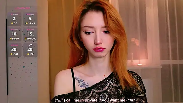 Snapshot of FoxyChpoxi chatting on October 13, 2025, 8:32 pm FoxyChpoxi online show from October 13, 2025, 8:32 pm