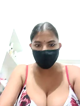 Hot radhaji online show from November 17, 2025, 4:55 pm