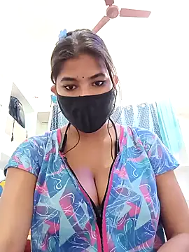 Hot radhaji online show from February 12, 2026, 2:50 pm