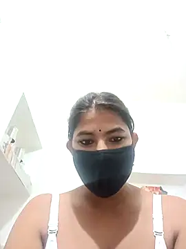 Hot radhaji online show from November 7, 2025, 4:33 pm