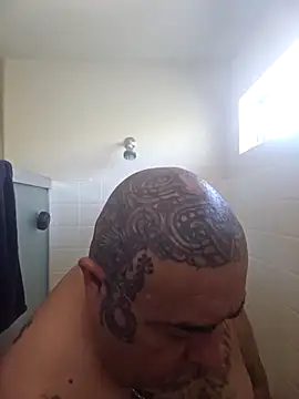 Snapshot of B1GLO chatting on February 19, 2026, 5:32 pm B1GLO online show from February 19, 2026, 5:32 pm