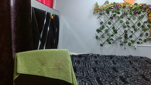 Melani ebony online show from March 28, 2026, 1:23 pm