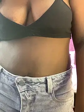 KarinaFlowers  online show from February 24, 2026, 2:29 pm