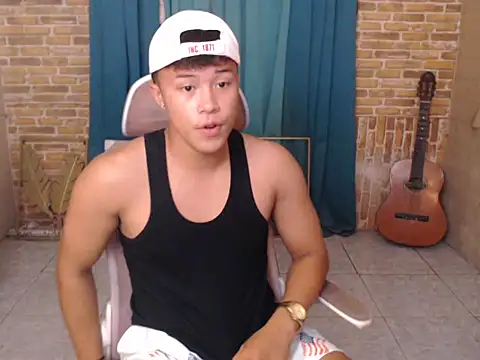 ur naughtyboy patrick online show from April 12, 2026, 10:29 am