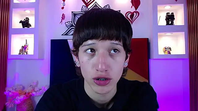 Snapshot of Emo_Boy_ chatting on February 14, 2026, 8:09 pm Emo Boy online show from February 14, 2026, 8:09 pm