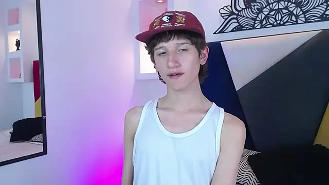 Snapshot of Emo_Boy_ chatting on February 3, 2026, 3:37 am Emo Boy online show from February 3, 2026, 3:37 am