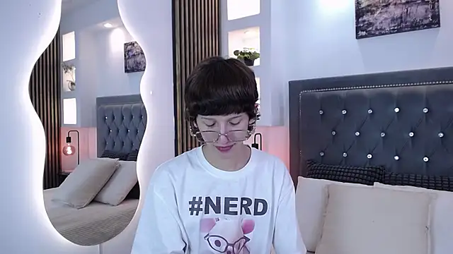 Emo Boy  online show from March 26, 2026, 8:18 pm